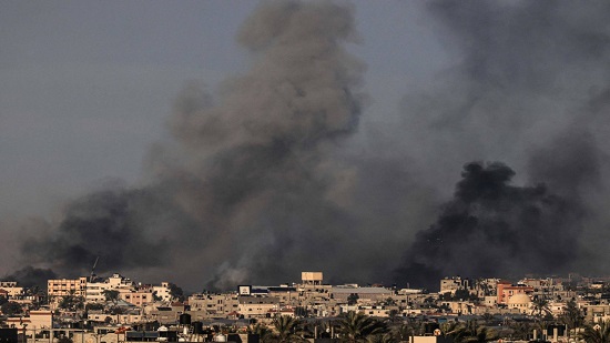 قصف جوي إسرائيلي عنيف على مدينة الأسرى شمال غرب النصيرات وسط قطاع غزة